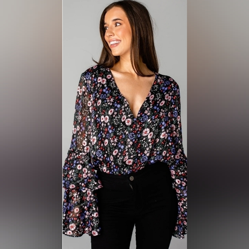 Buddy Love Cheyenne Bell Sleeve Bodysuit | Black Floral | Size M